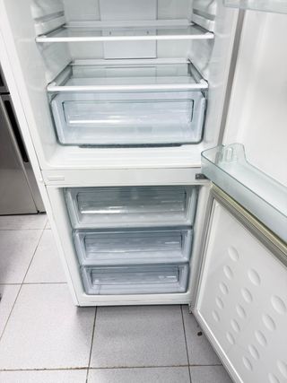 Nevera Samsung No Frost 1,78m x 60cm