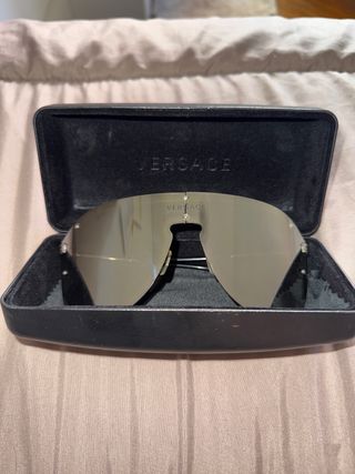 Occhiali da sole Versace grigi modello VE2180