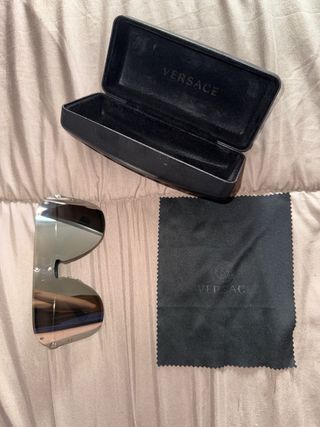 Occhiali da sole Versace grigi modello VE2180