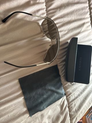 Occhiali da sole Versace grigi modello VE2180