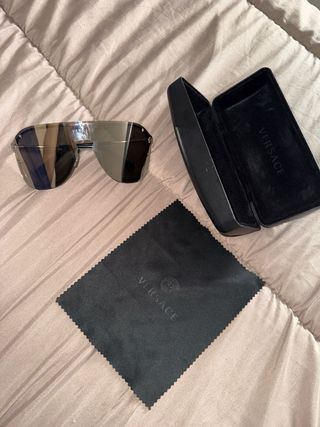 Occhiali da sole Versace grigi modello VE2180