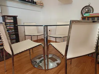 Tavolo da Pranzo in Vetro e 4 Sedie