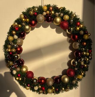 Ghirlanda Natalizia Porta Decorata Palline