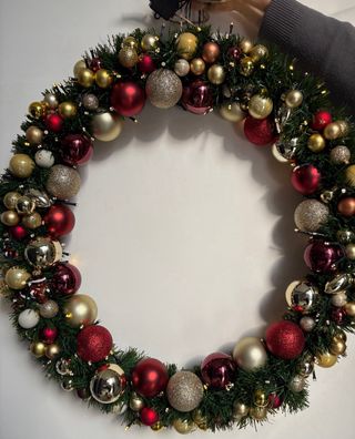 Ghirlanda Natalizia Porta Decorata Palline