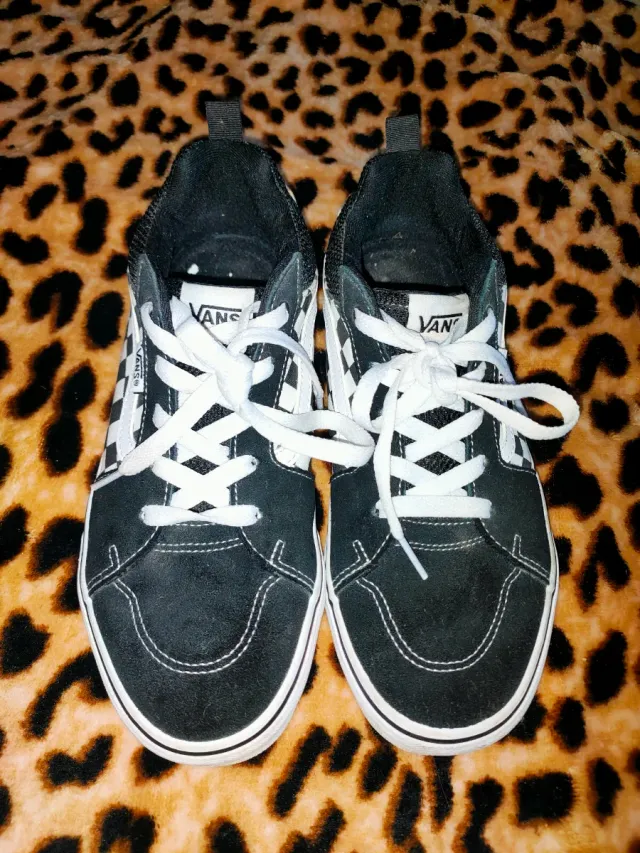 Zapatillas Vans Negras y Blancas