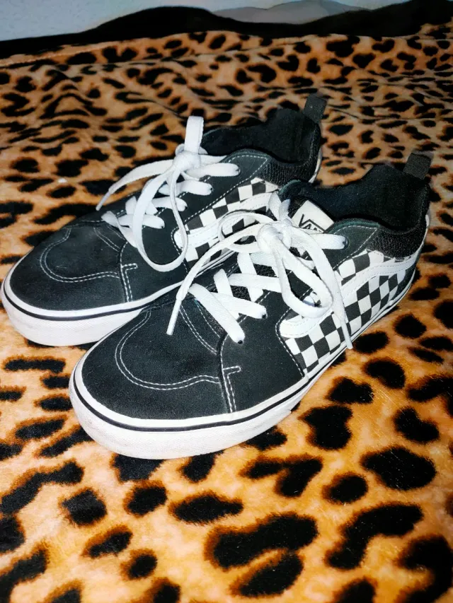 Zapatillas Vans Negras y Blancas