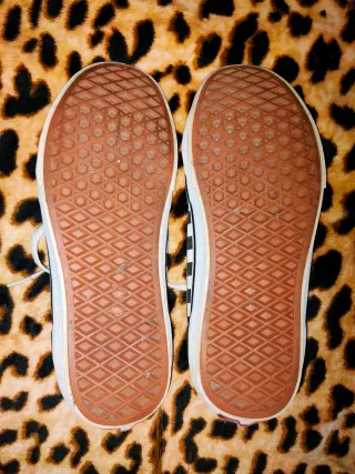 Zapatillas Vans Negras y Blancas