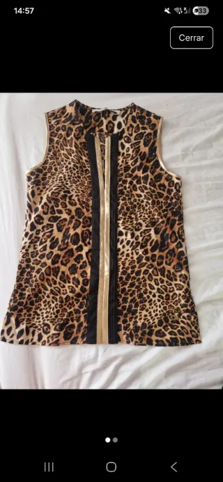 Top Leopardo con Detalles Dorados
