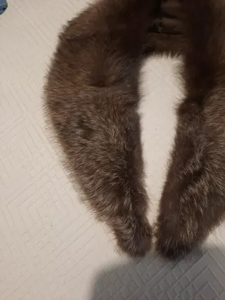 Collo pelliccia sciallato marrone chiaro