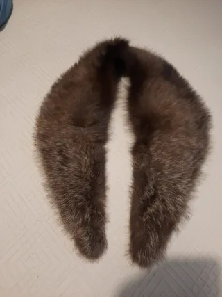 Collo pelliccia sciallato marrone chiaro