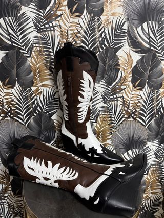 Stivali Camperos Marroni, Bianchi e Neri