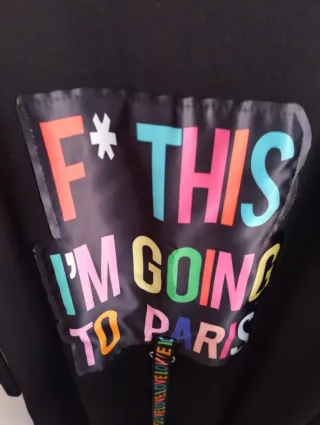 Camiseta negra con estampado F* THIS