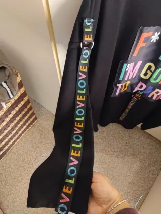 Camiseta negra con estampado F* THIS