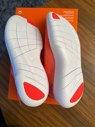 Zapatillas Nike Free Naranja y Blanco