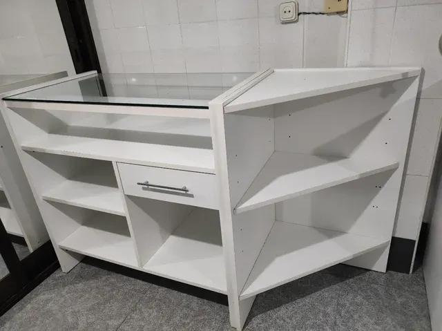 Mostrador modular con cristal
