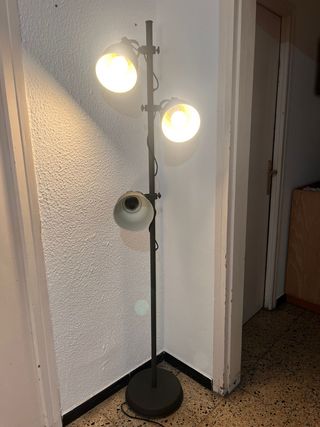 lámpara de pie, 3 focos orientables. Ikea