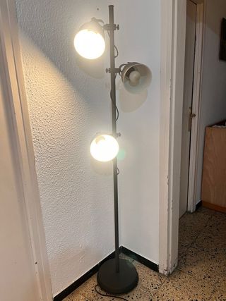 lámpara de pie, 3 focos orientables. Ikea