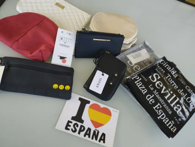 8 carteras, bolsos, neceser de chica