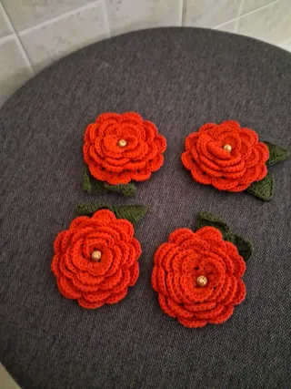 4 Decorazioni Fiori Rossi Uncinetto