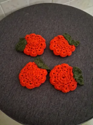 4 Decorazioni Fiori Rossi Uncinetto