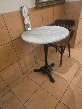 Tavolo rotondo in marmo e metallo 60cm