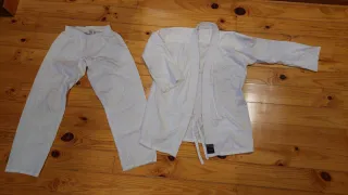 Karategui Decathlon Talla 150 cm