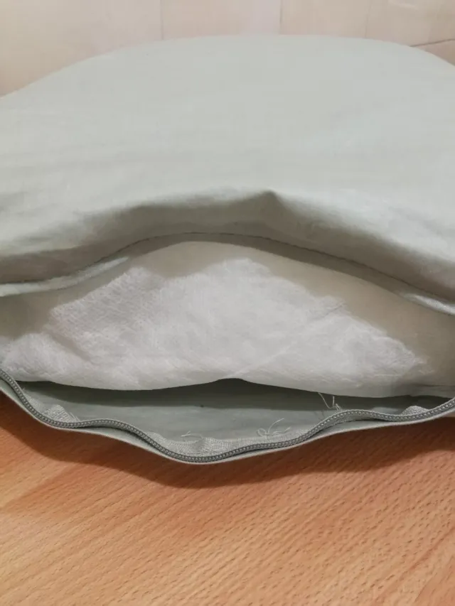 Cuscino verde acqua in tessuto