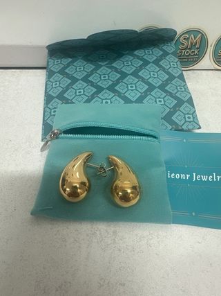 Pendientes YeGieonr chapados en Oro 18K