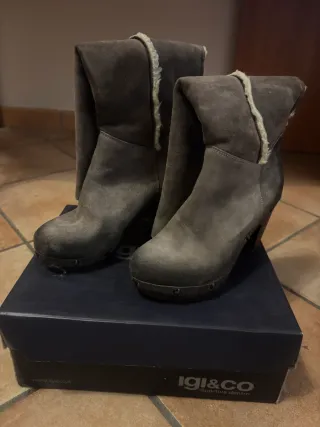 Stivali lunghi  grigi donna