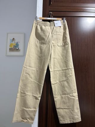 Pantalón beige hombre