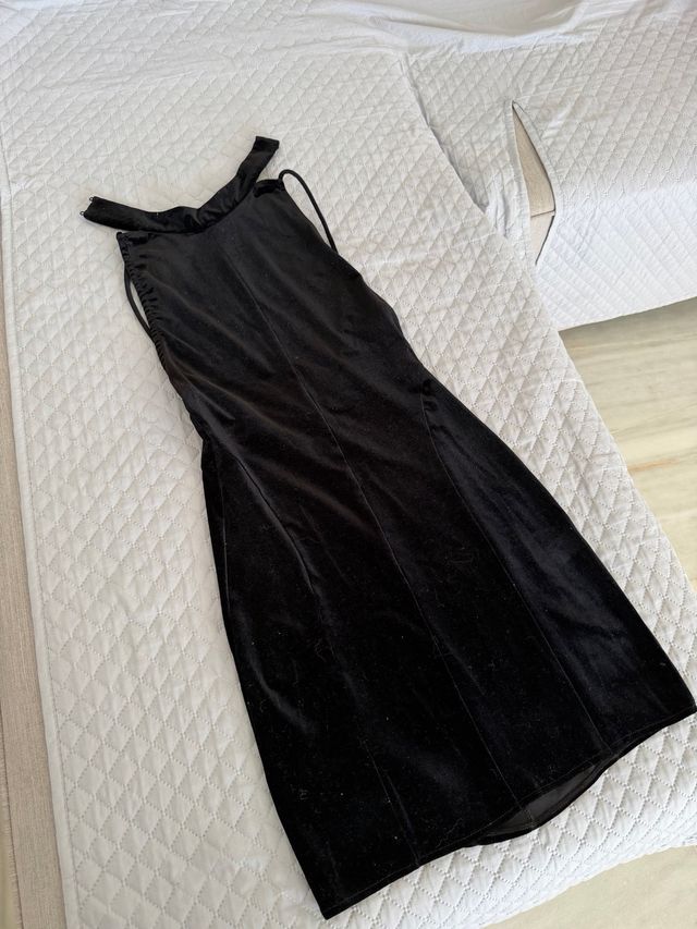 Vestido negro espalda descubierta