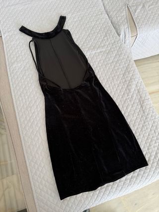 Vestido negro espalda descubierta