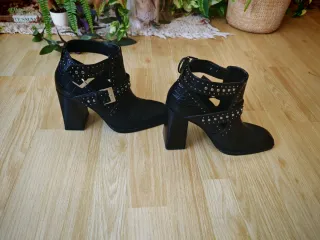Botines Zara Negros Tachuelas Plateadas