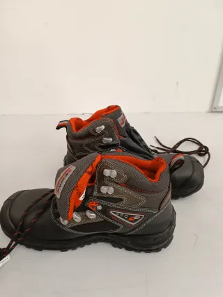 Zapatos de trabajo Cofra talla 42 F2Y4264