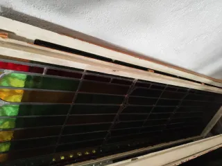 8 Puertas hierro cristal. 2 sin marcoemplomado.