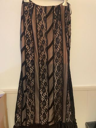 Falda larga encaje beige y negro