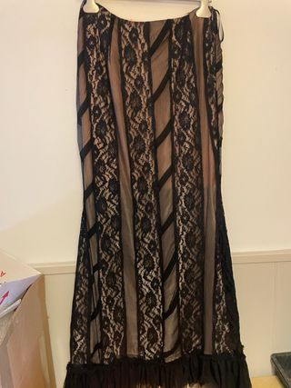 Falda larga encaje beige y negro