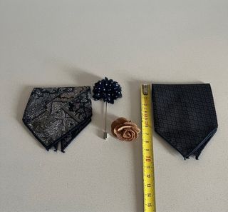 Accesorios para americana: pañuelos y flor