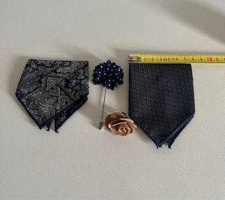 Accesorios para americana: pañuelos y flor