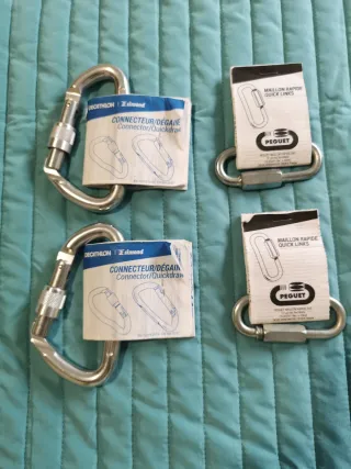 Mosquetones Decathlon y Peguet