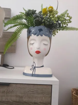 Jarrón Diseño Mujer Cerámica Azul Blanco