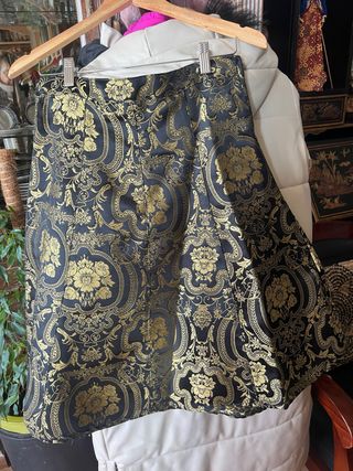 Falda de fiesta negra y dorada