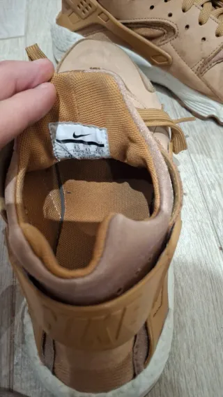 Nike Huarache Mostaza Beige/Dorado