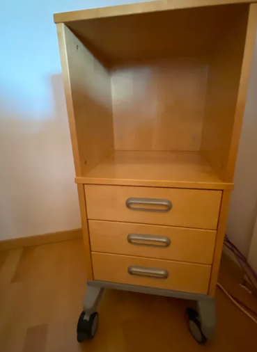 Mueble oficina Ikea con ruedas