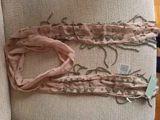 Fular Hoss Intropia rosa y dorado