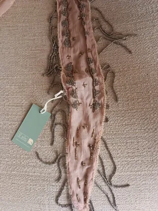 Fular Hoss Intropia rosa y dorado