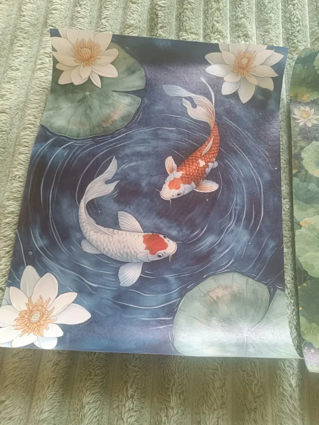 Stampe su tela con pesci koi e barca