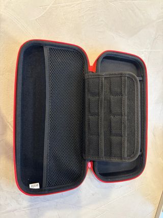 Custodia da viaggio per Nintendo Switch rossa