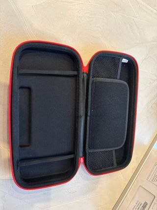 Custodia da viaggio per Nintendo Switch rossa