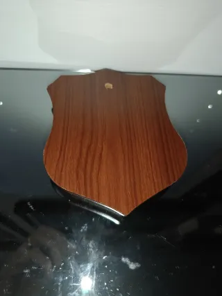 Stemma DIA in metallo e legno